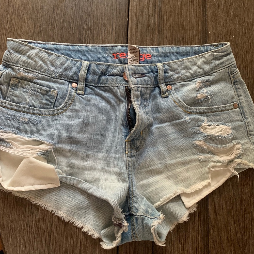 Cheeky short jeans